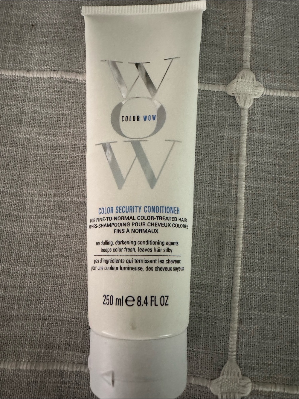 Color Security Conditioner - White